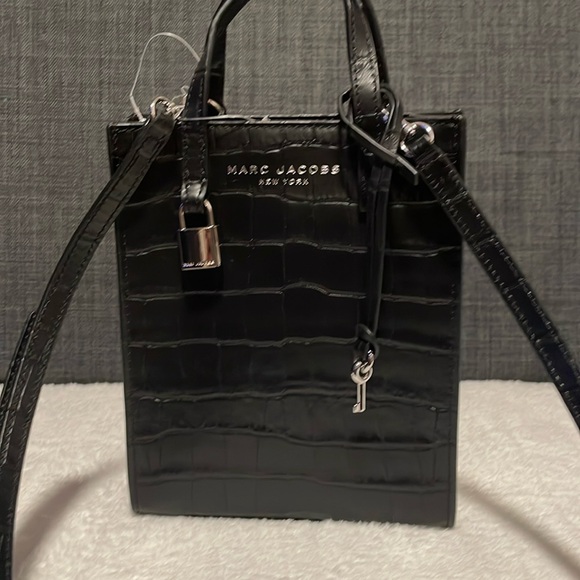 Marc Jacobs Handbags - NWT Marc Jacob’s mini Croc Embossed Leather Tote crossbody